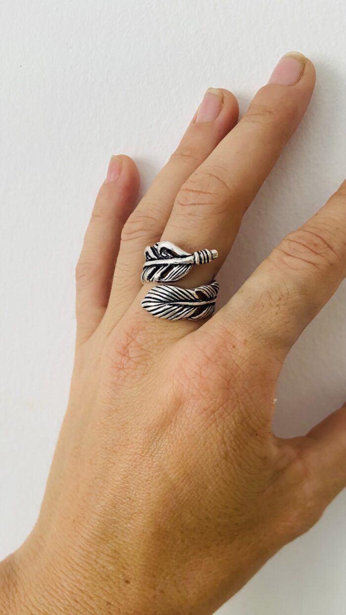 Anillo Pluma de Plata – Ajustable y artesanal de la India