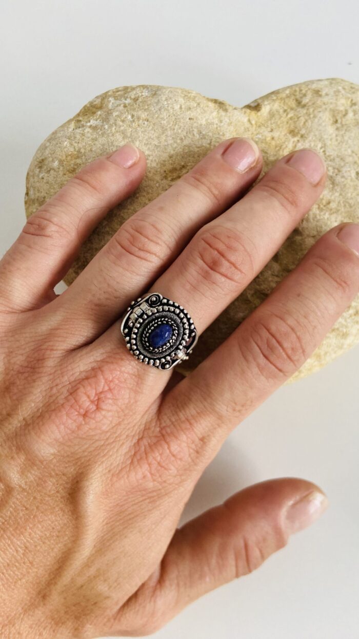 Anillo trenzado en plata artesanal, ajustable y bohemio