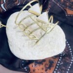 Brazalete artesanal con piedras triangulares – Estilo boho-chic