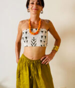 Collar artesanal con piedras grandes de hasta 1,5 cm. Disponible en 5 colores vivos.