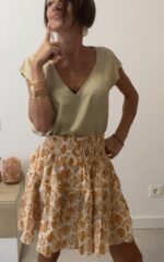 Top y Falda boho acampanada con volantes y cintura elástica. Artesanal, talla única.